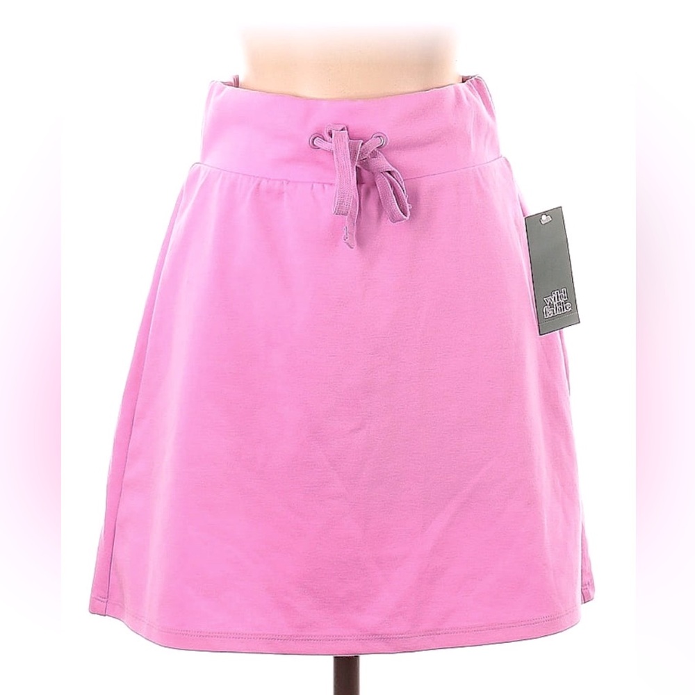 BNWT WILD FABLE skirt XS. Pink